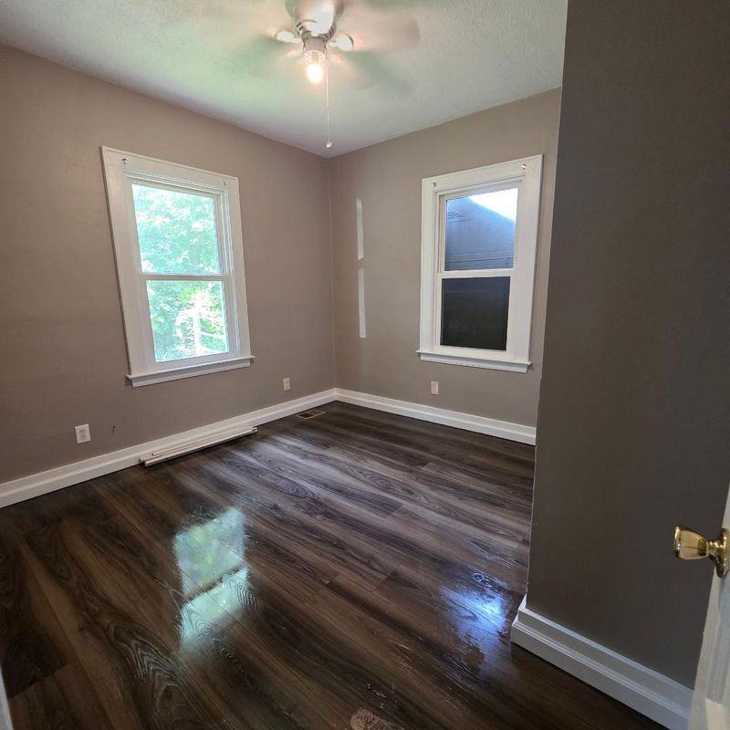 101 Vertrees Ct - Photo 5 of 8