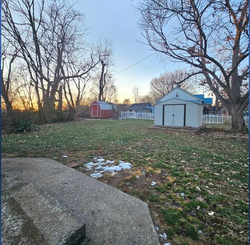 101 Vertrees Ct - Photo 6 of 8