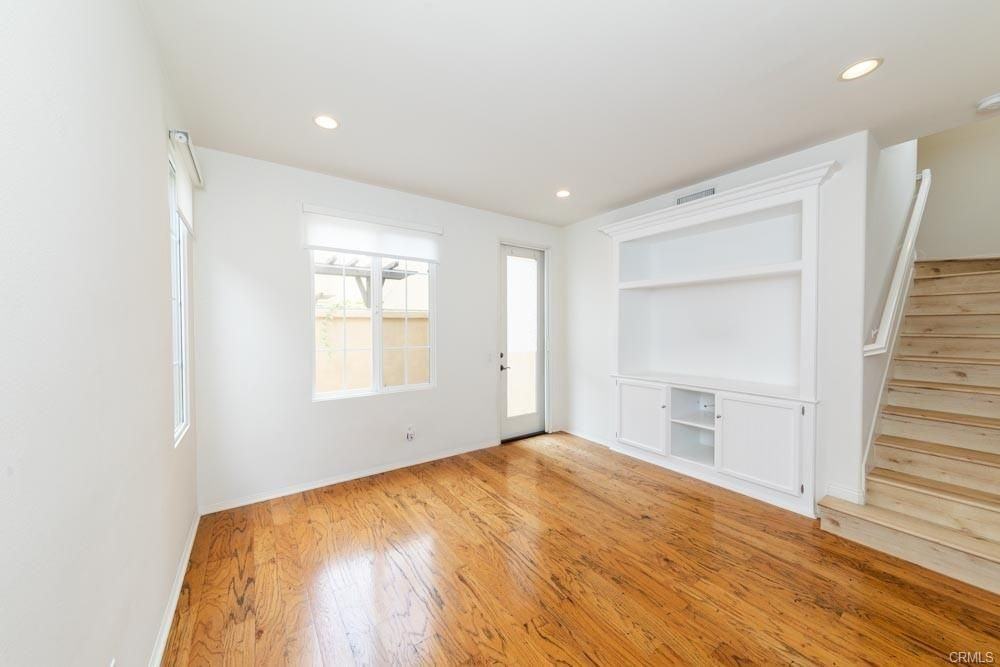 72 Chantilly - Photo 4 of 36