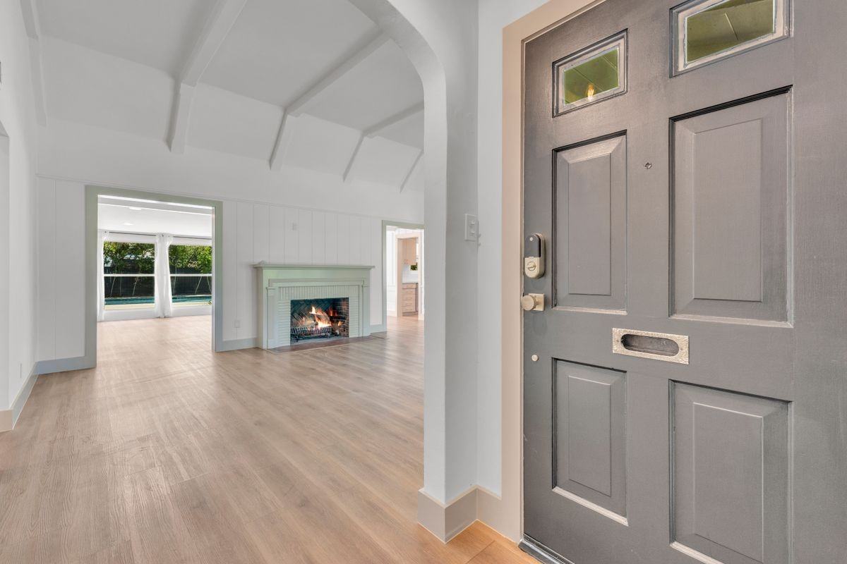 11944 Hesby St - Photo 4 of 50