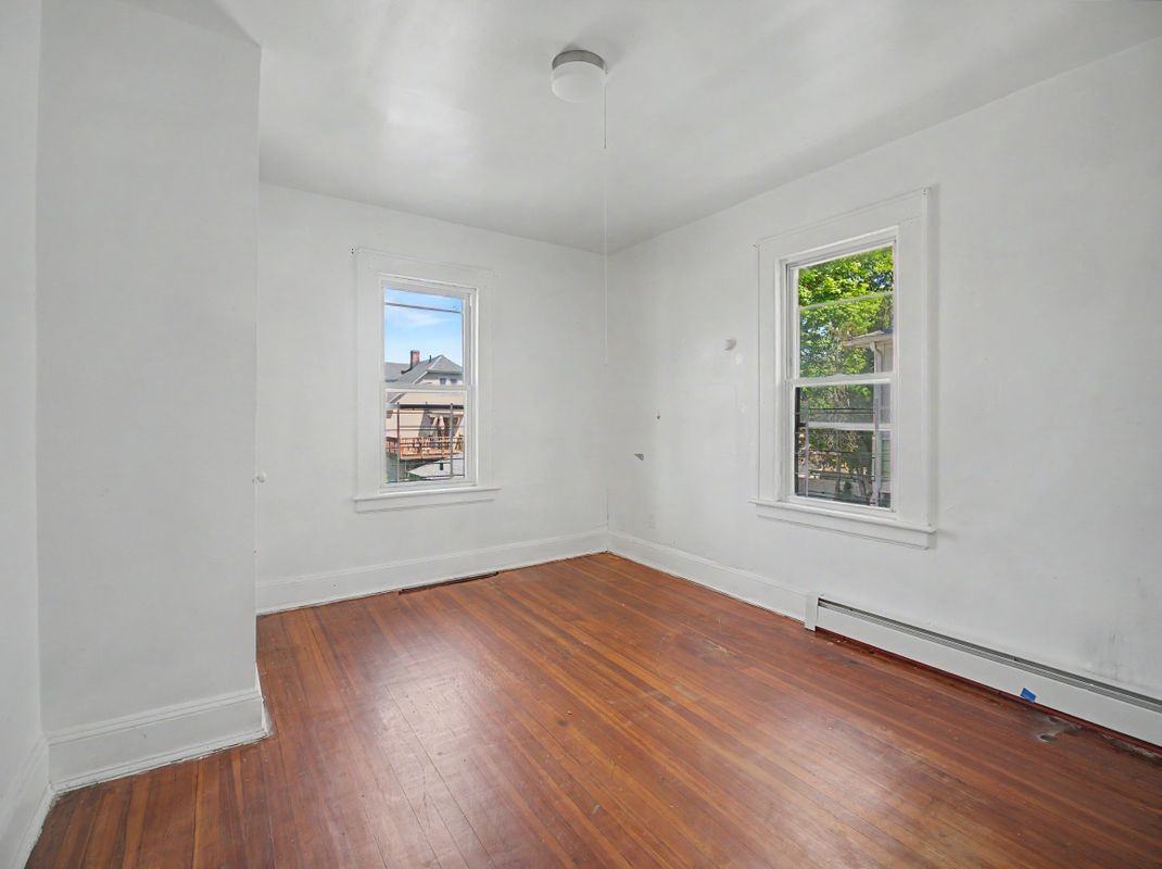 1872 North Ave - Photo 3 of 8