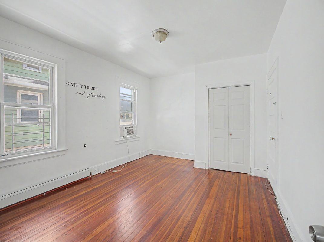 1872 North Ave - Photo 5 of 8