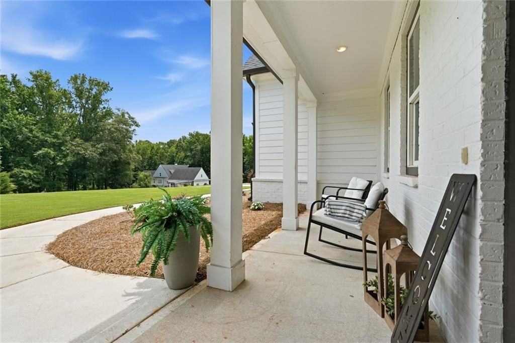 2049 Chestnut Oak Trl - Photo 4 of 40