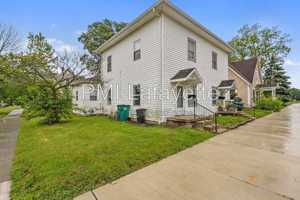 featured image of 407 S East St