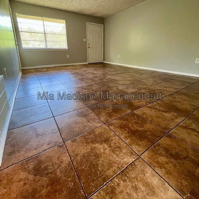 2522 Semken Ave #D - Photo 3 of 10