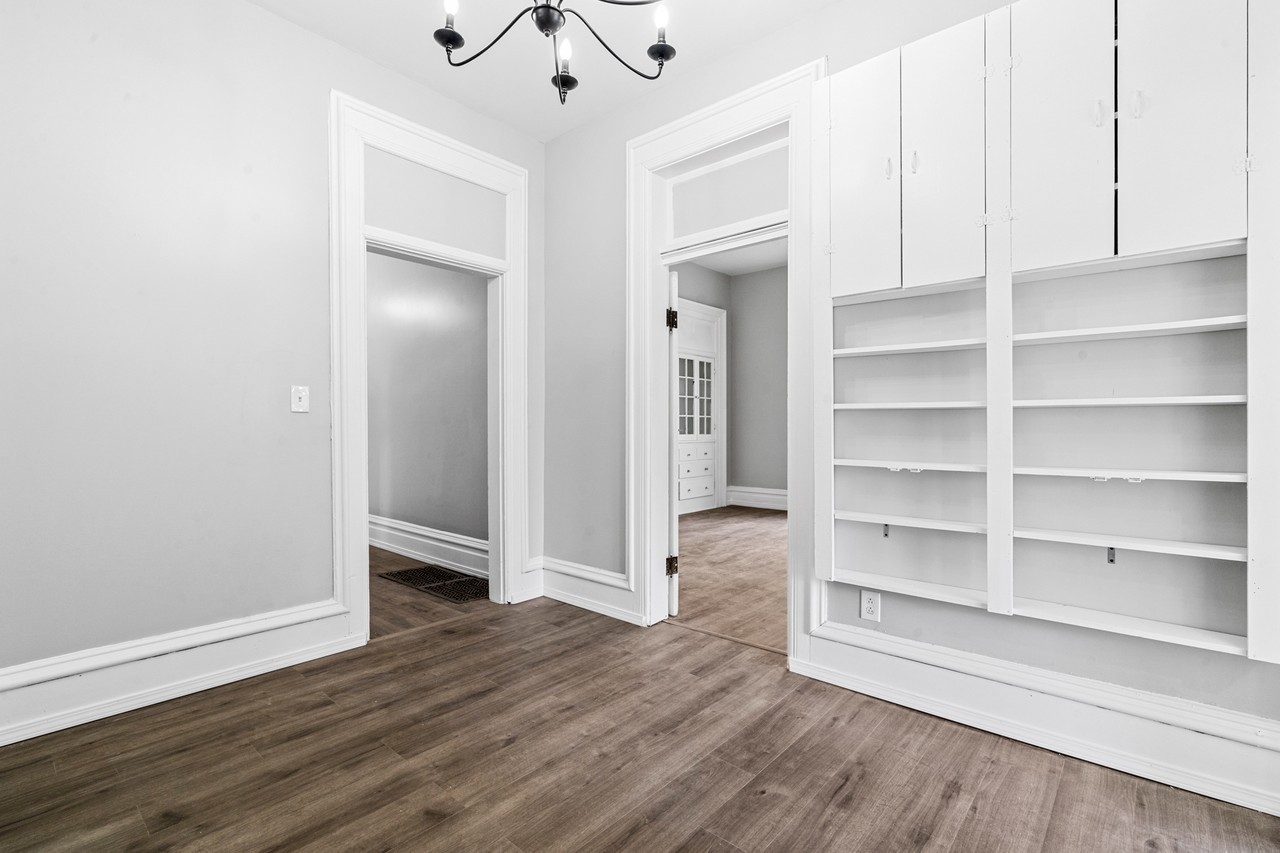 7 N Limestone St - Photo 4 of 11
