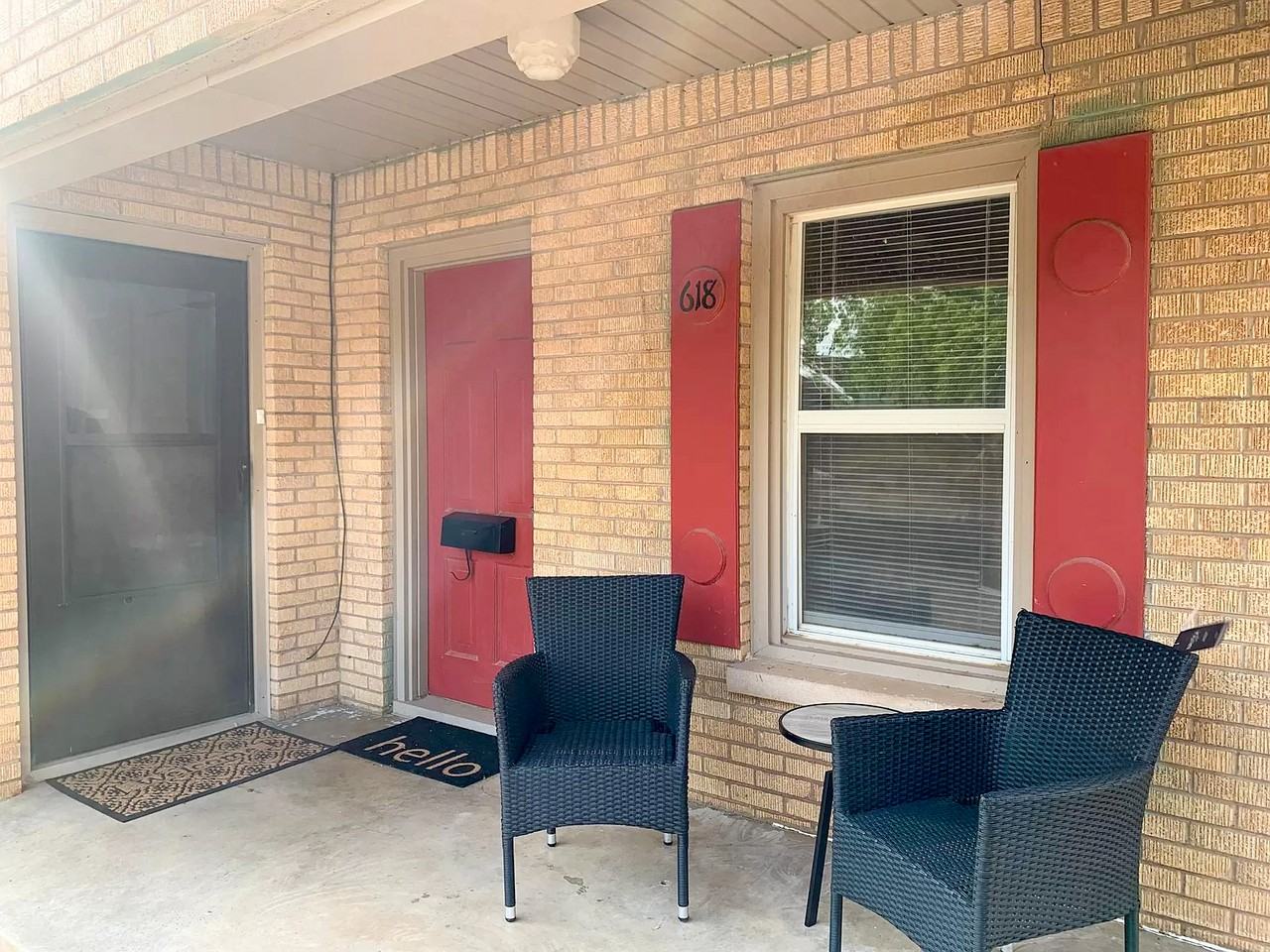 618 College Dr - Photo 2 of 19
