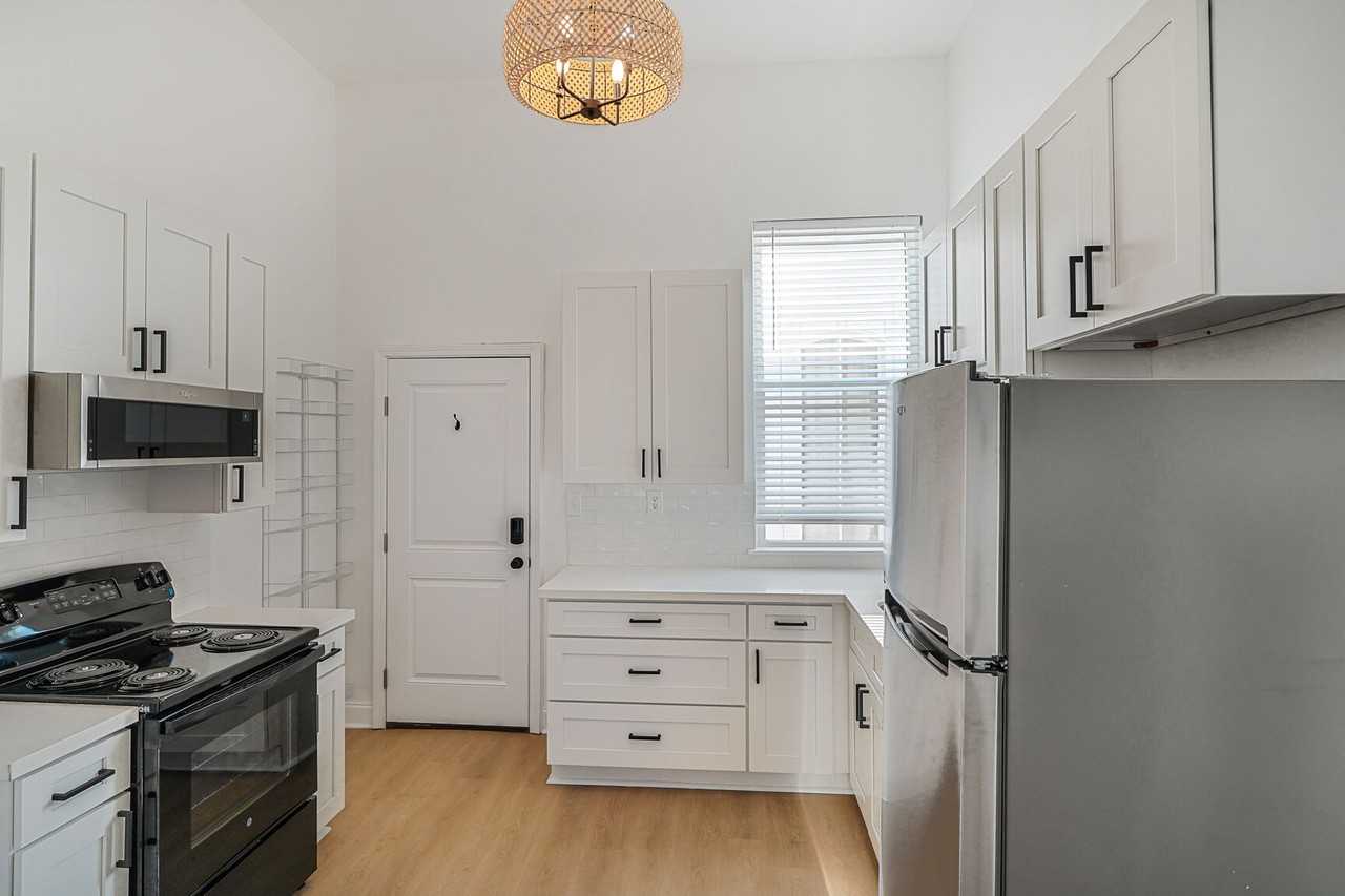 3318 S Saratoga St #202 - Photo 2 of 8