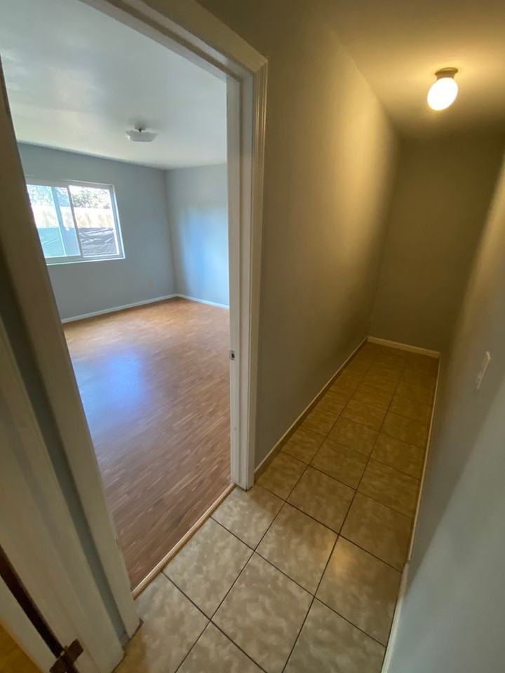 825 Raaberg Way - Photo 7 of 22