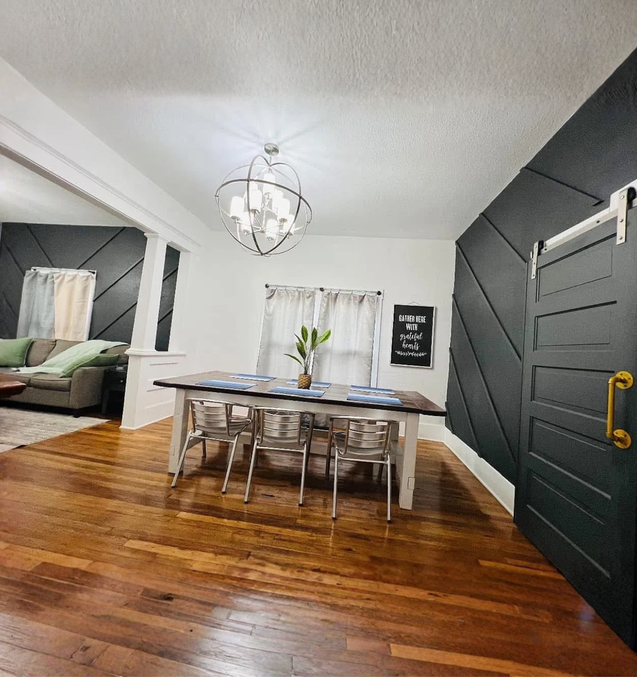 233 S Vine St - Photo 5 of 11