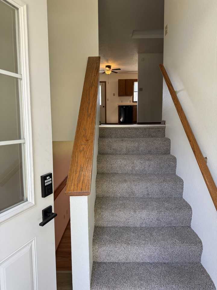 1012 Castlewood Dr - Photo 2 of 13