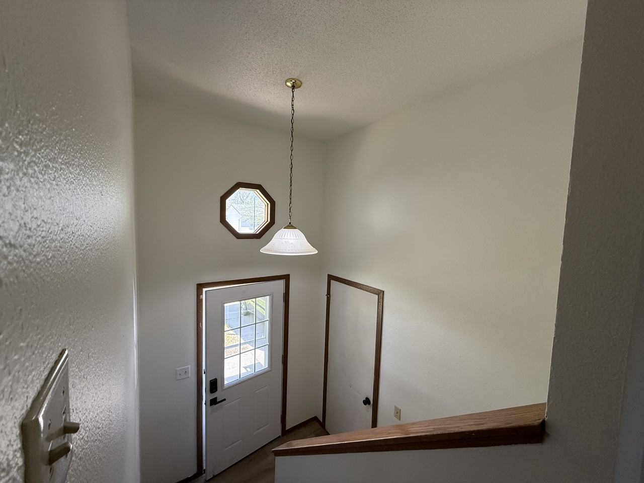 1012 Castlewood Dr - Photo 3 of 13