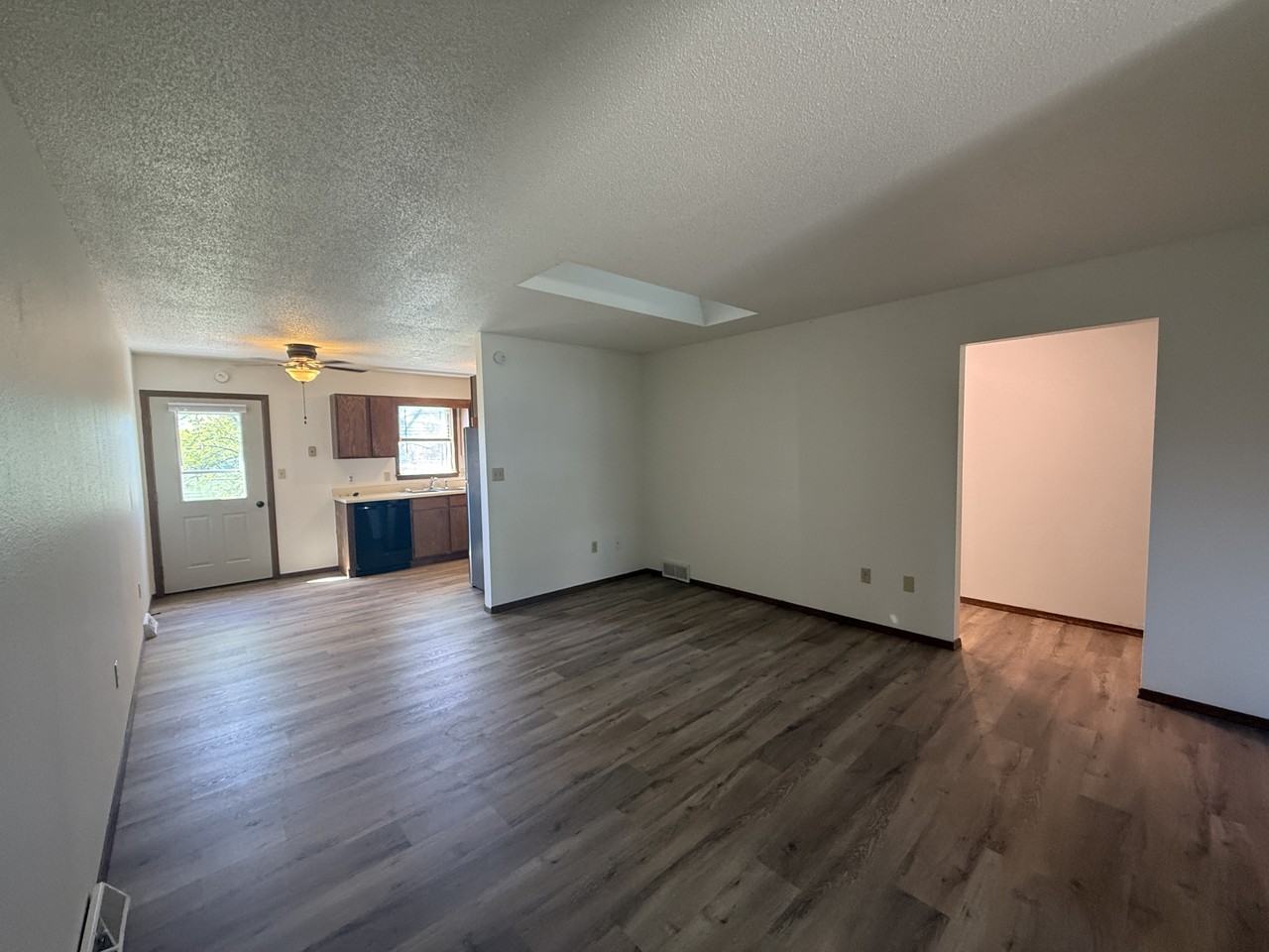 1012 Castlewood Dr - Photo 4 of 13