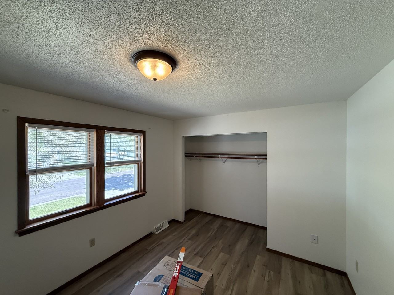 1012 Castlewood Dr - Photo 7 of 13