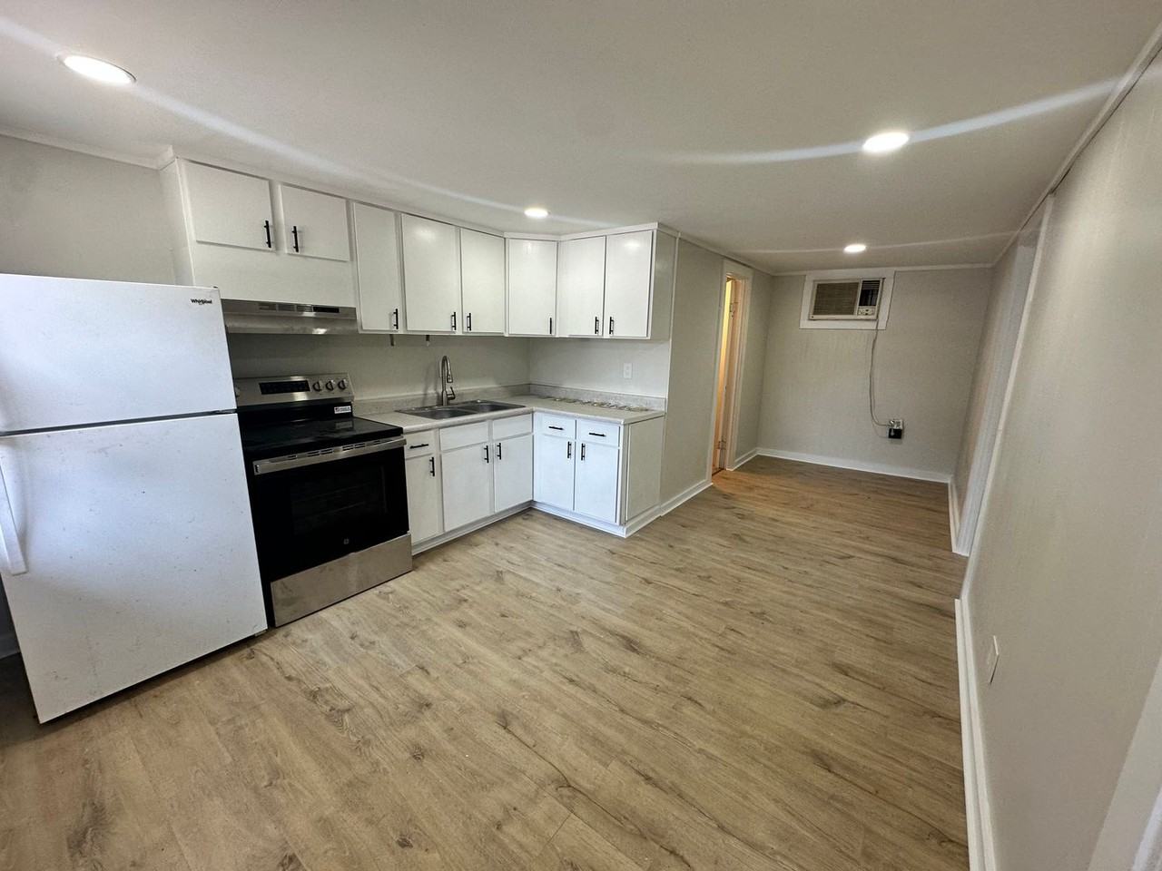904 Coldwater Rd #7 - Photo 3 of 13