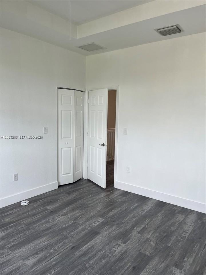 Sw 116th Ave - Photo 4 of 14