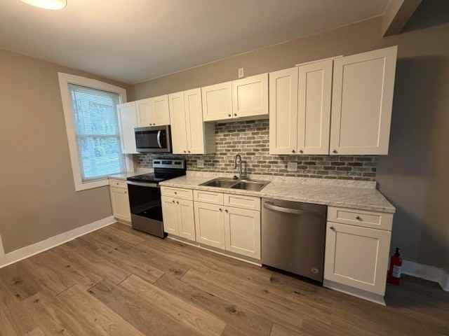 2123 Main St - Photo 2 of 10