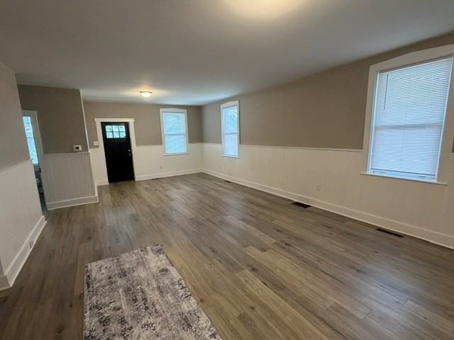 2123 Main St - Photo 5 of 10