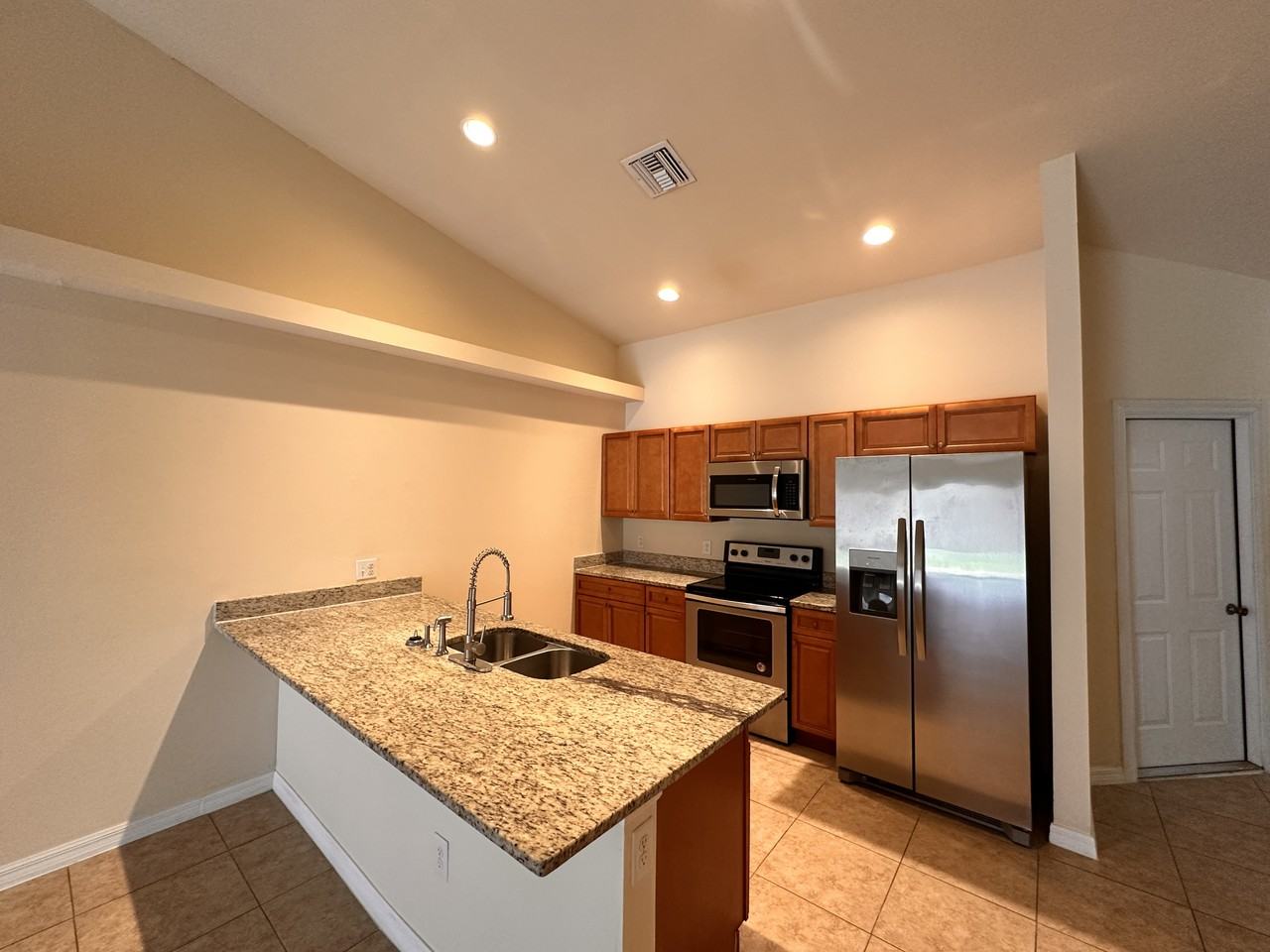 146 Sw 47th Ter - Photo 2 of 13