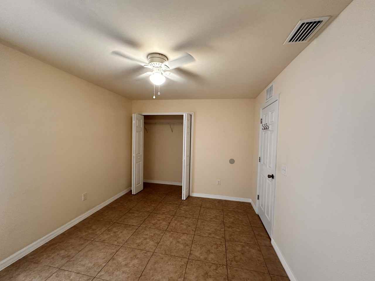 146 Sw 47th Ter - Photo 4 of 13