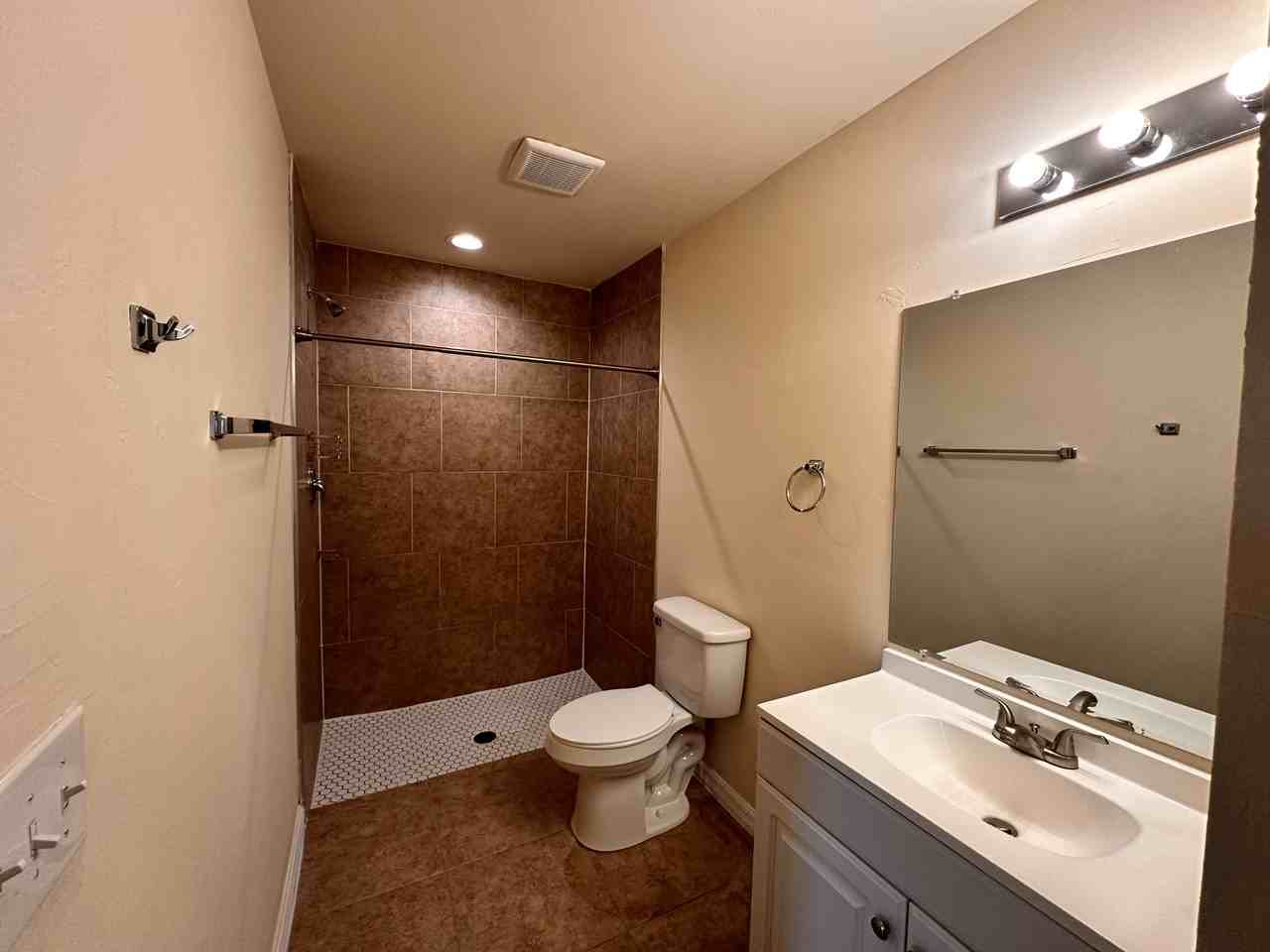 146 Sw 47th Ter - Photo 5 of 13