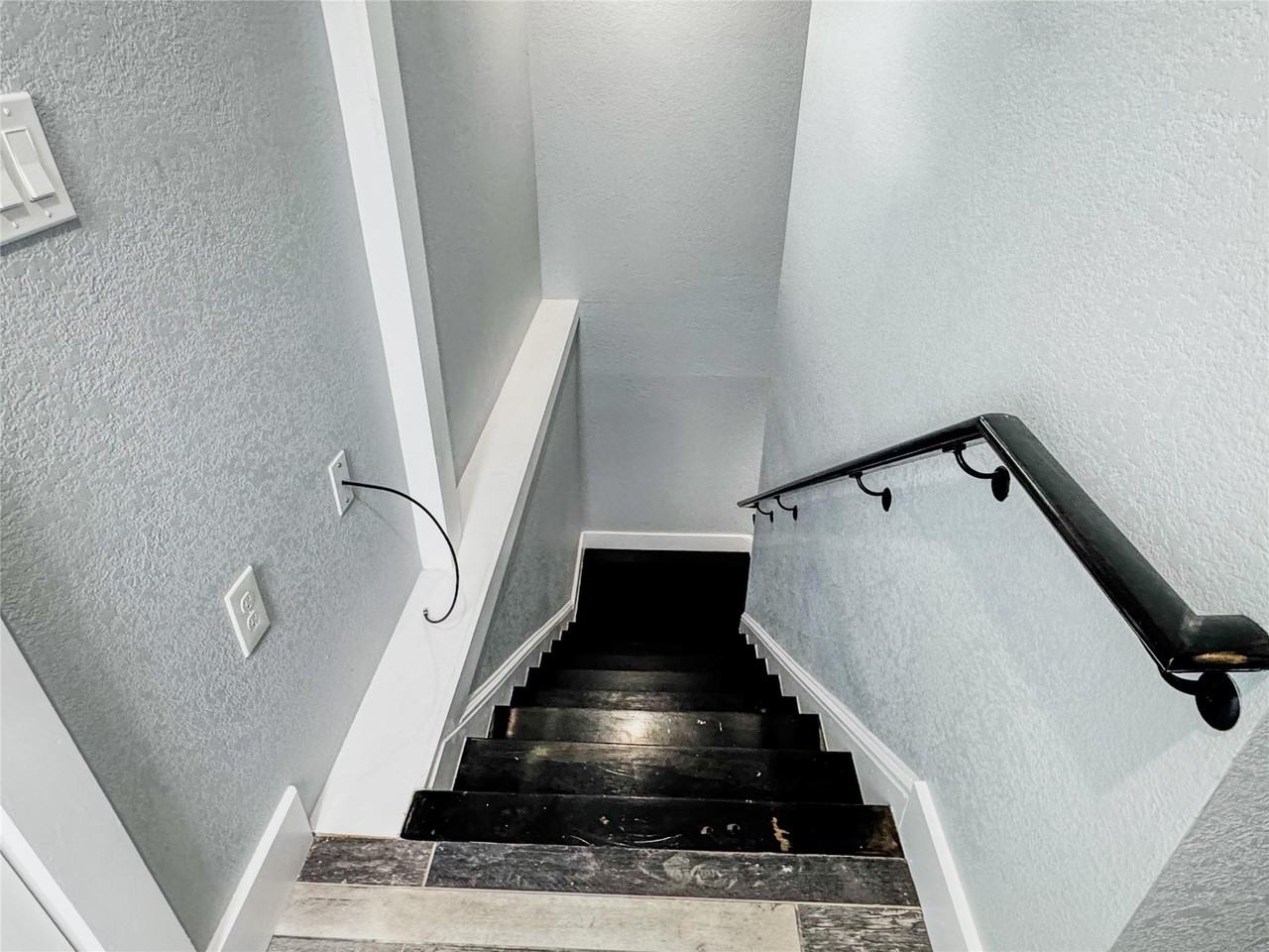 1232 Kennie Dr - Photo 4 of 20