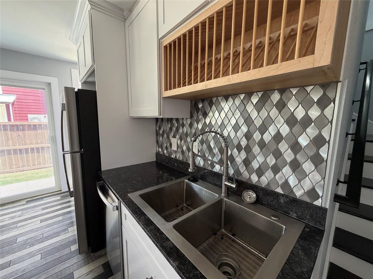 1232 Kennie Dr - Photo 5 of 20