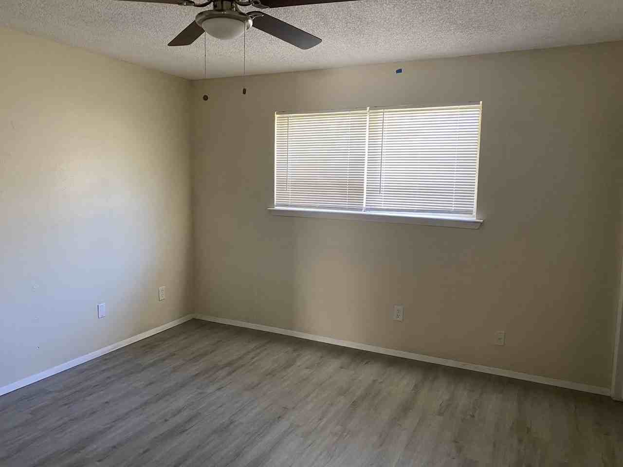 5808 Woodsetter Ln - Photo 5 of 9