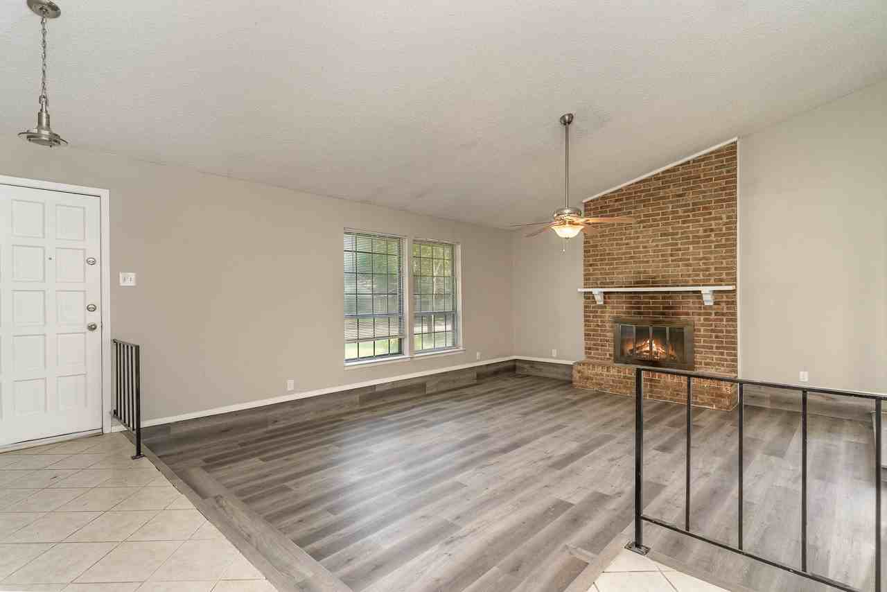2311 Lawnmeadow Dr - Photo 4 of 15