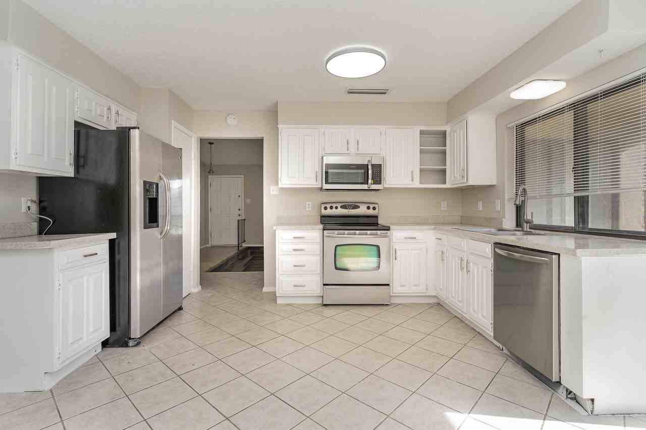 2311 Lawnmeadow Dr - Photo 7 of 15