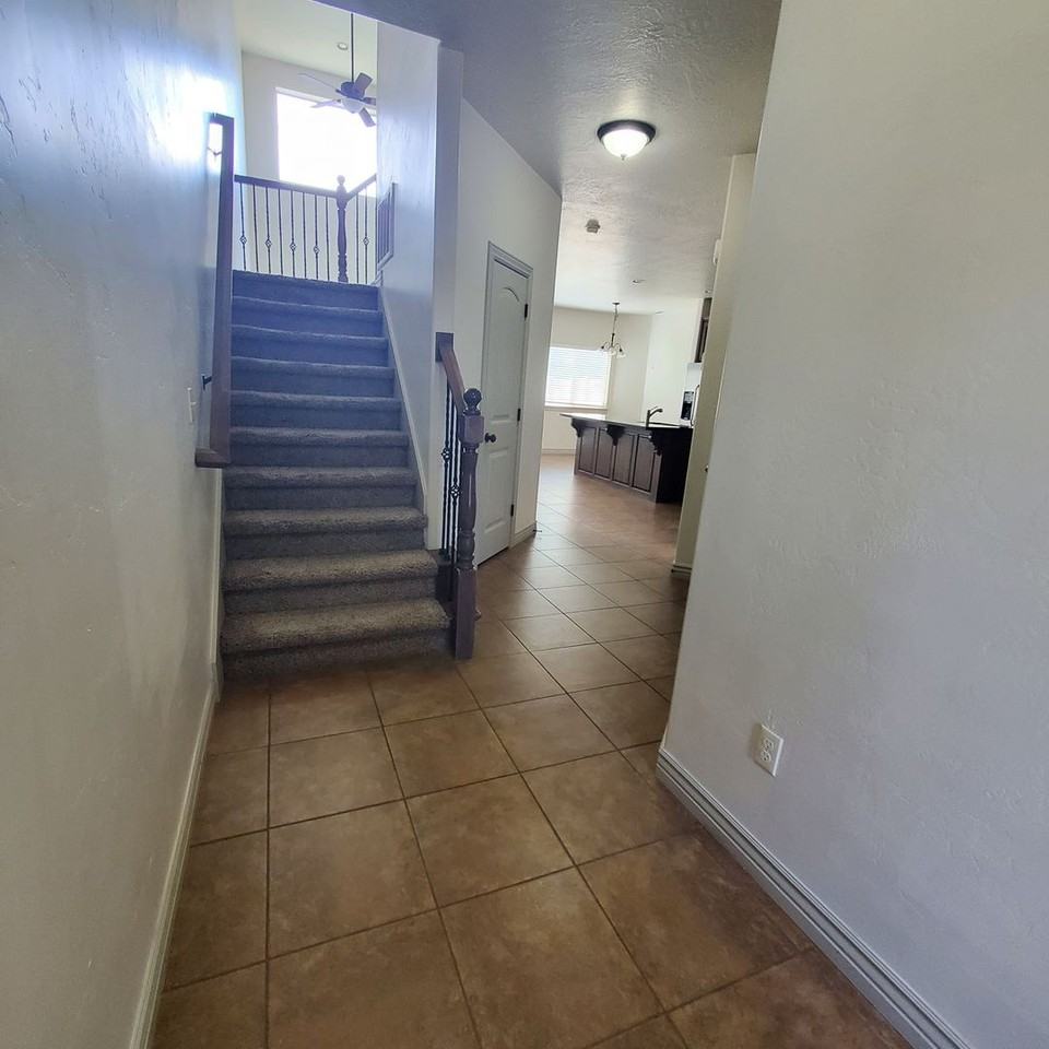 1785 W 815 S - Photo 2 of 27