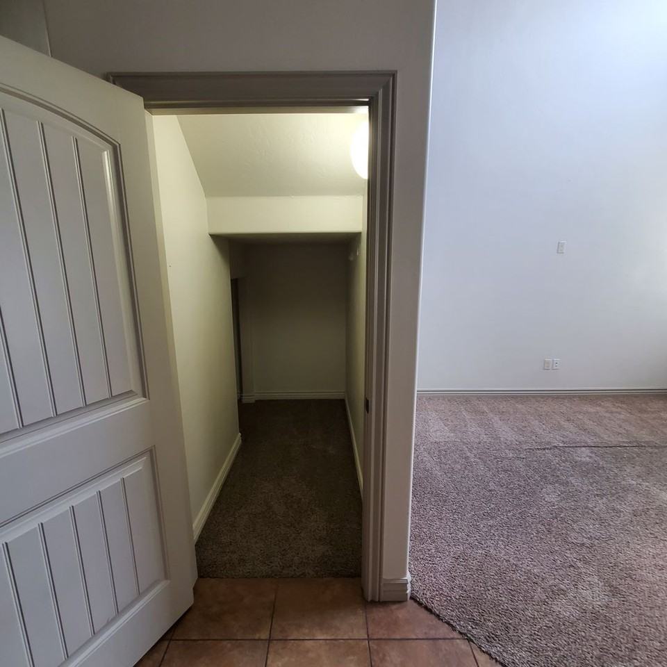 1785 W 815 S - Photo 7 of 27