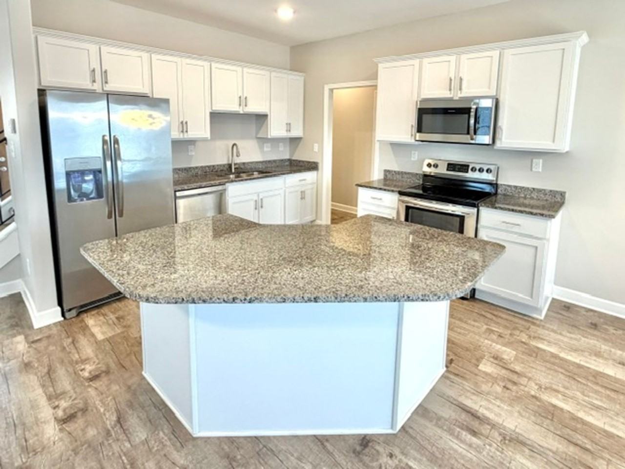 5440 Lakeside Cv - Photo 5 of 11