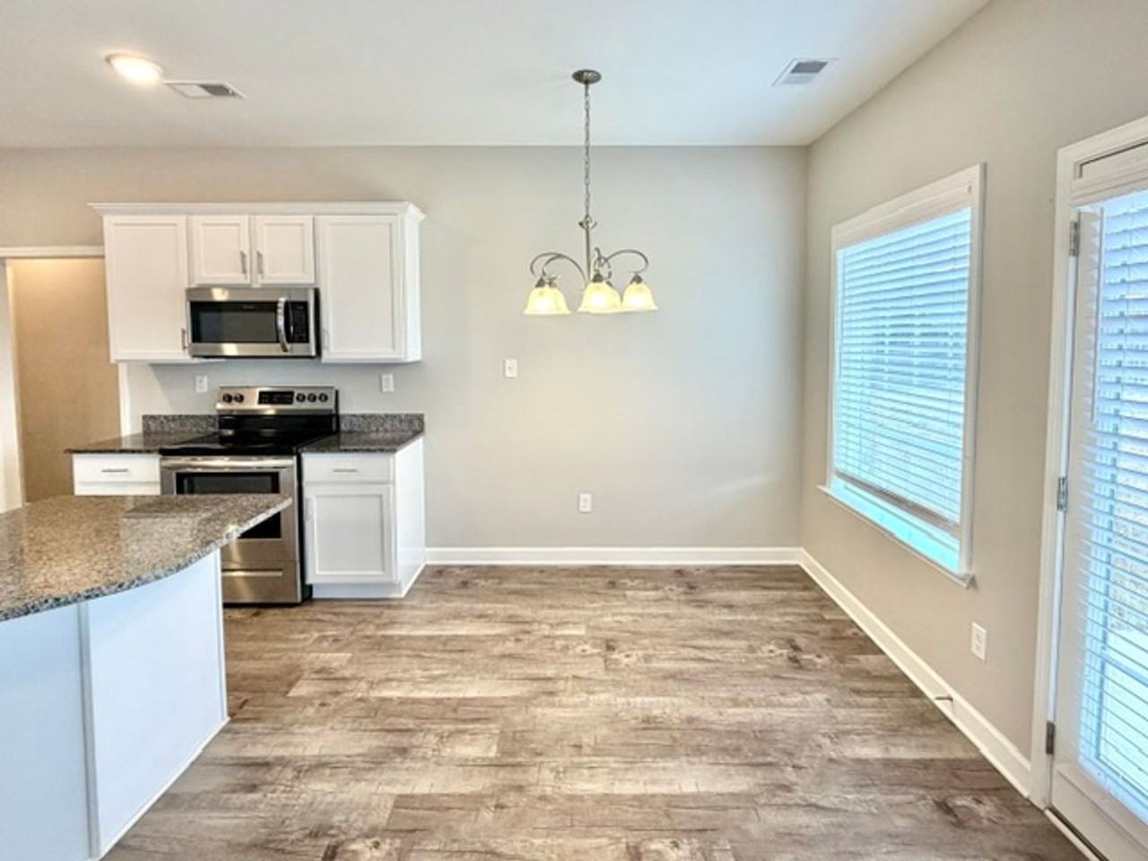 5440 Lakeside Cv - Photo 6 of 11