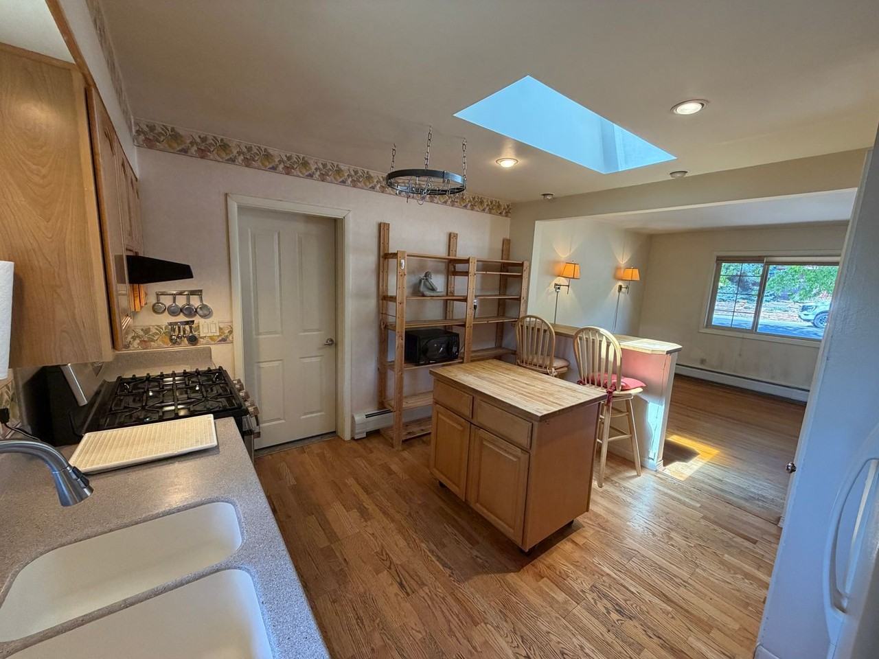 2708 Delwood Ave - Photo 6 of 37