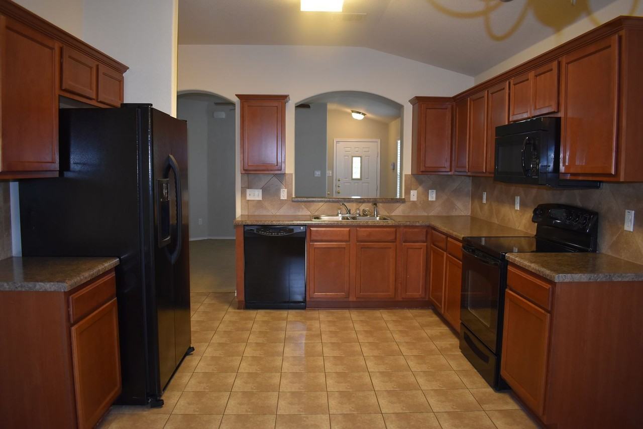 4600 Honeystreet Bridge Ln - Photo 7 of 26