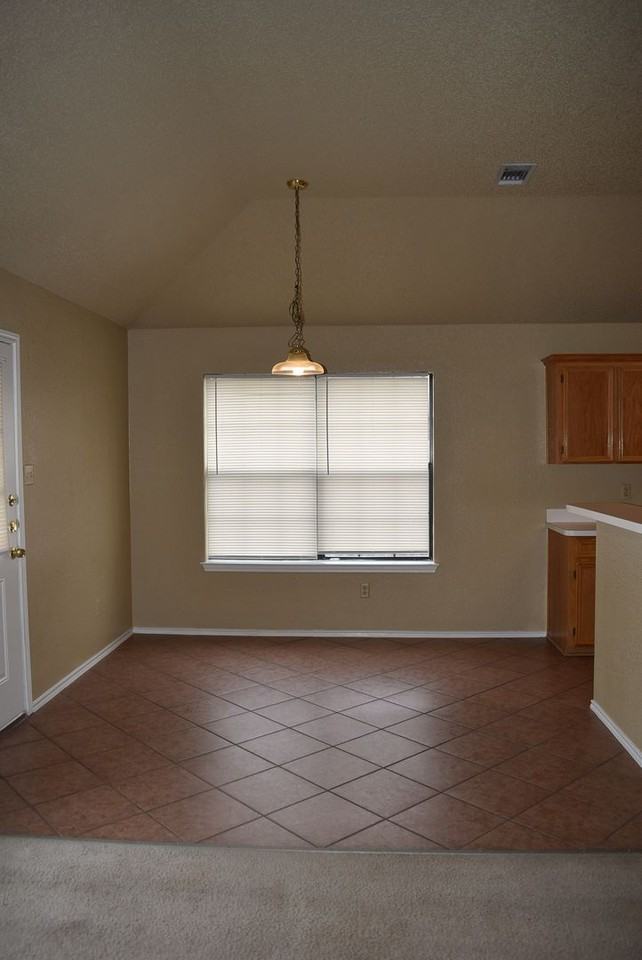 2521 Creek Dr - Photo 6 of 26