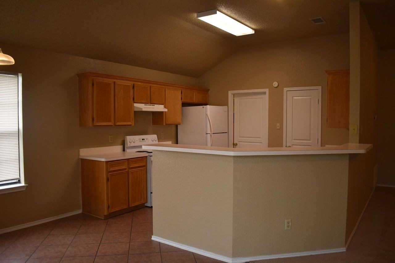 2521 Creek Dr - Photo 7 of 26