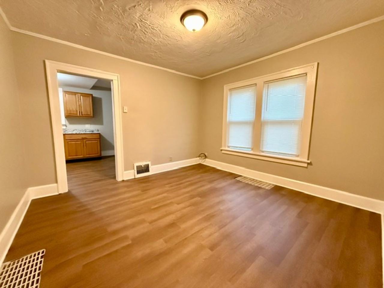 723 Wick Ave - Photo 3 of 9
