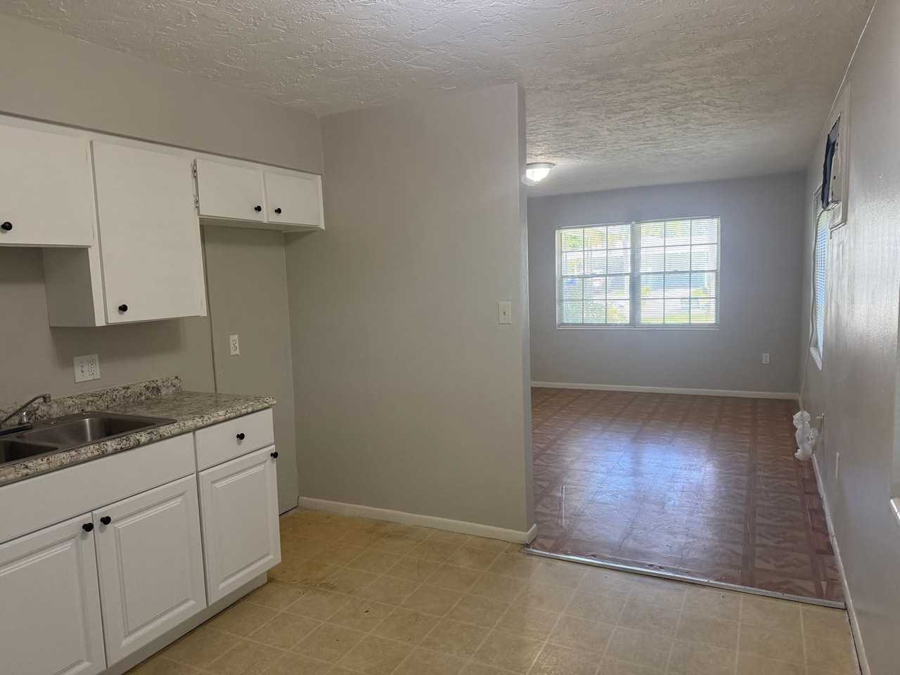 5005 19th St W - Photo 4 of 19