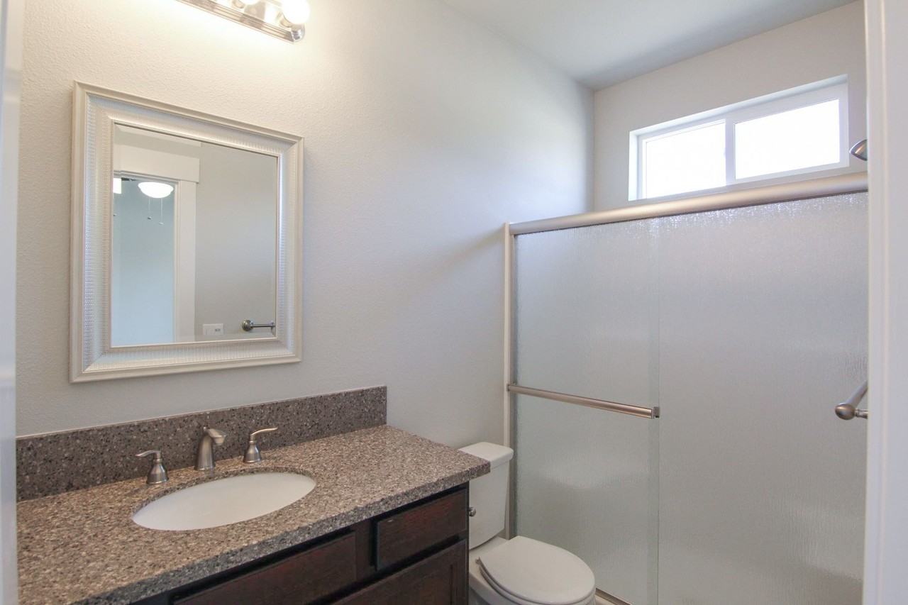 1392 Bonhurst Dr - Photo 7 of 24