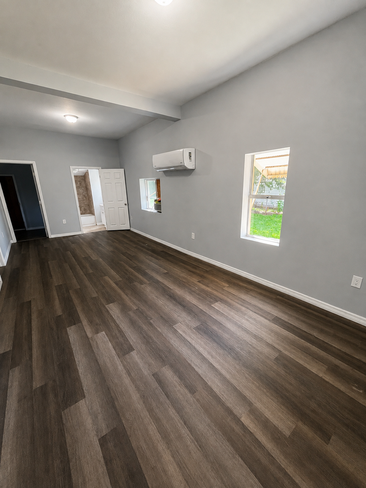 5225 11th St - Photo 4 of 11