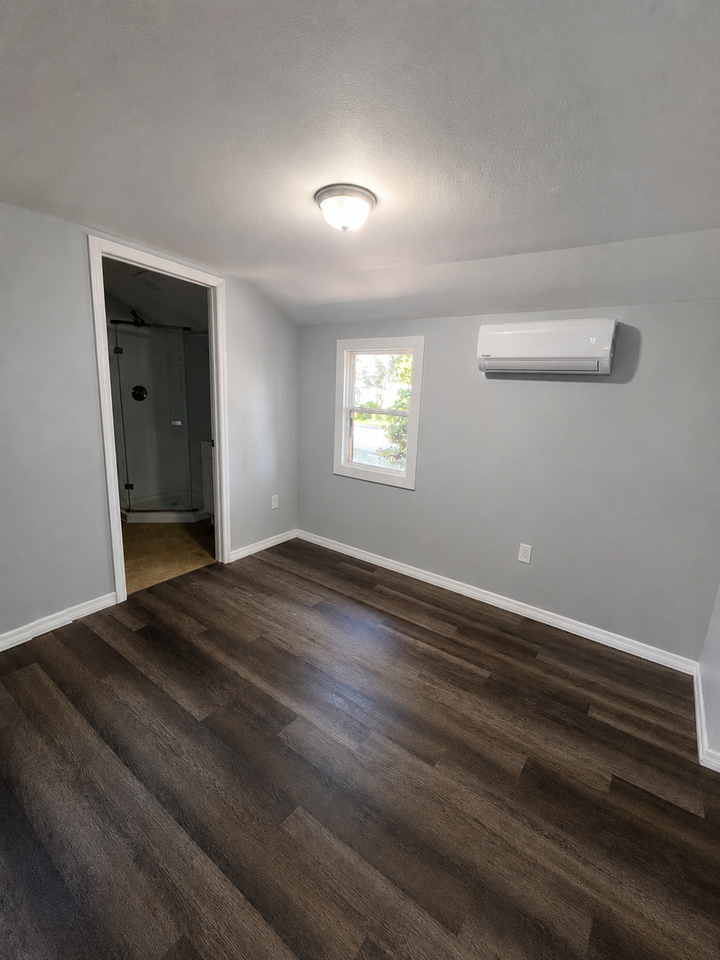 5225 11th St - Photo 6 of 12