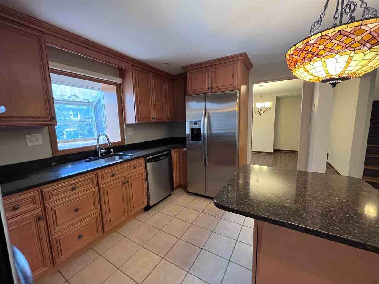 79 Moffett St - Photo 2 of 21