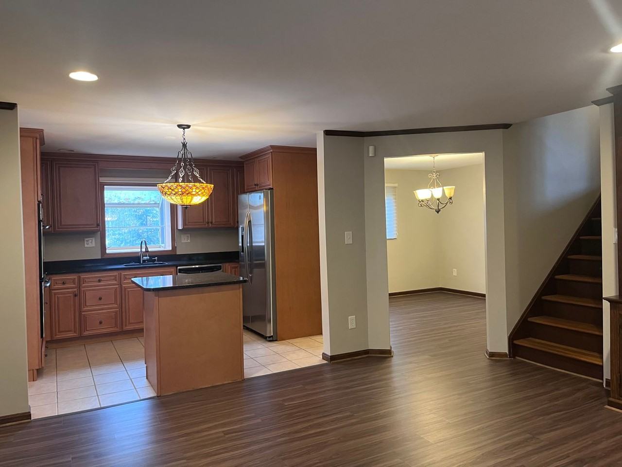 79 Moffett St - Photo 5 of 21