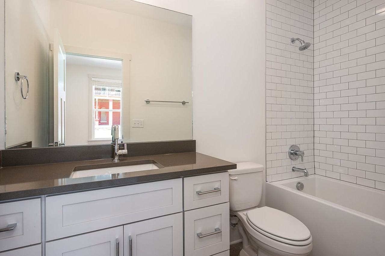 900 Meridian St - Photo 3 of 34