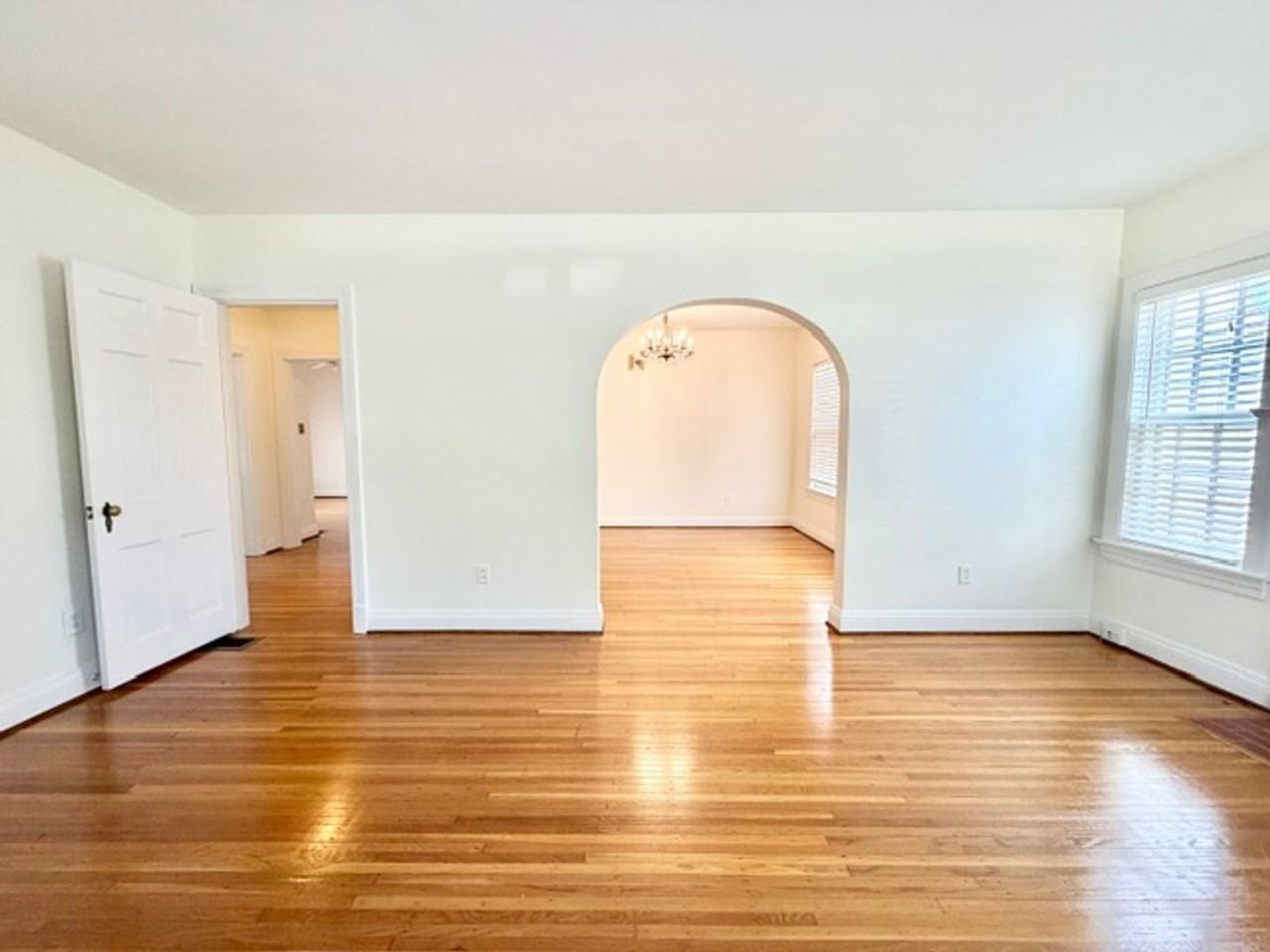 2414 Brighton Dr - Photo 6 of 35