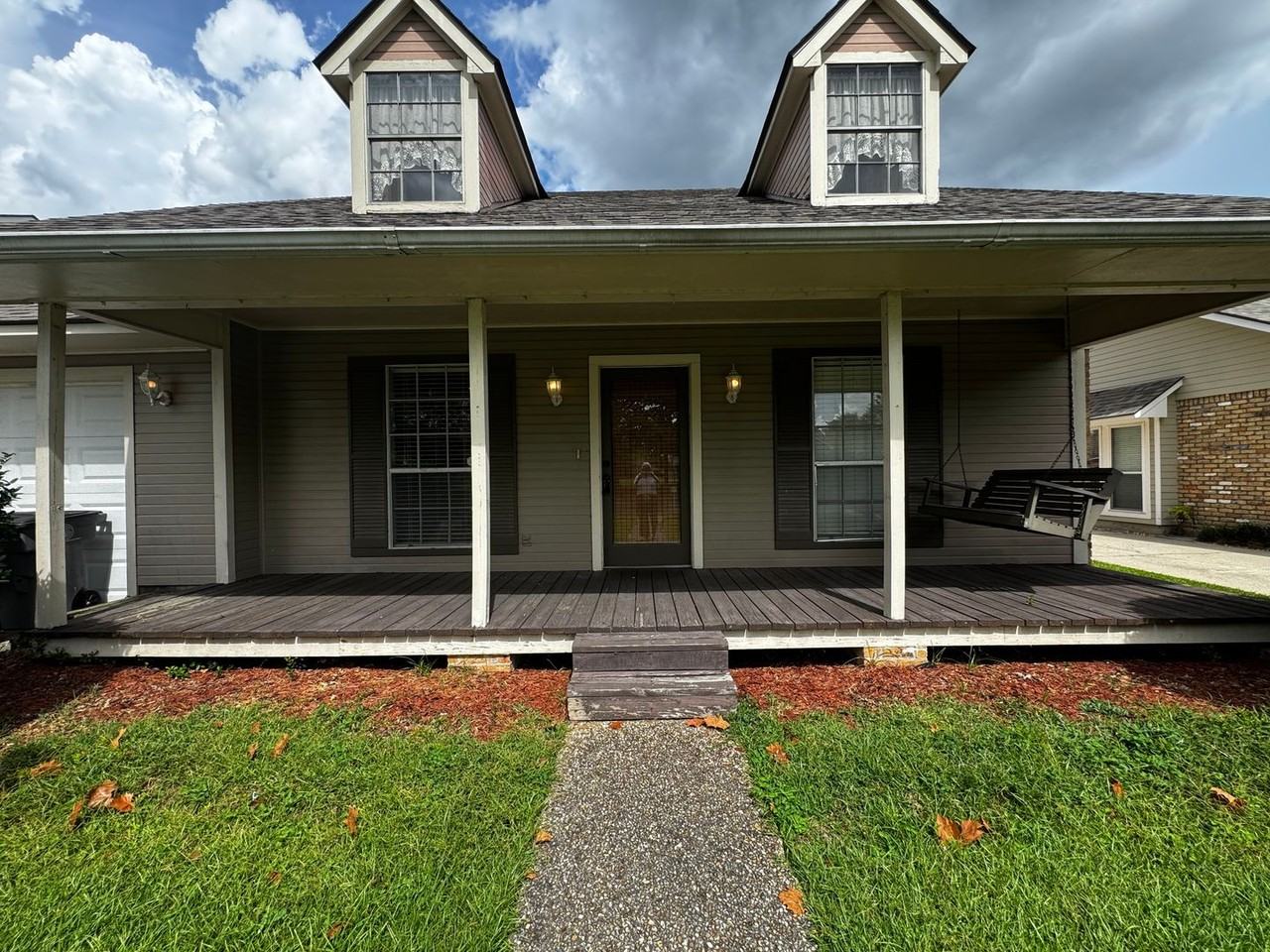 1729 Tallwood Dr - Photo 2 of 28