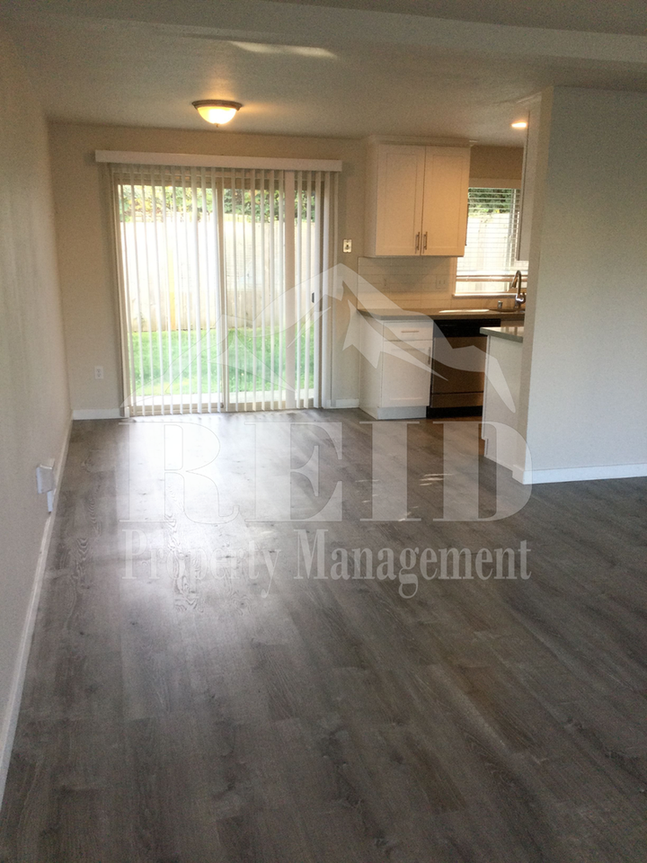 2609 25th St - Photo 6 of 33