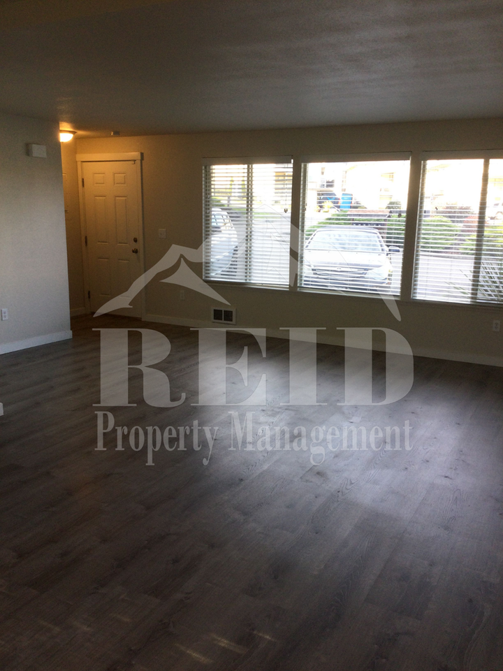 2609 25th St - Photo 7 of 33